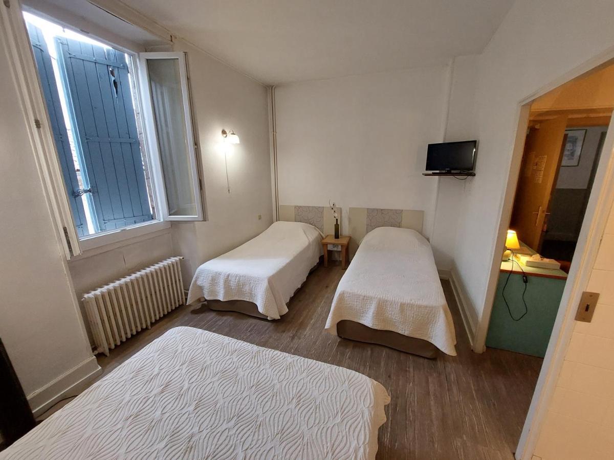Logis Hotels - Hotel Le Boulevard Mazamet ภายนอก รูปภาพ