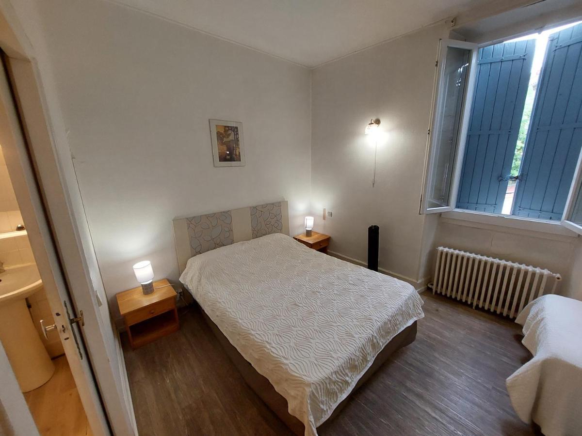 Logis Hotels - Hotel Le Boulevard Mazamet ภายนอก รูปภาพ